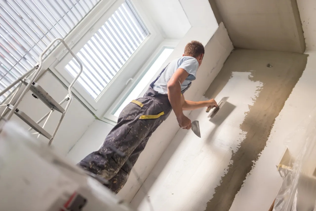 Tynki mineralne czy gipsowe - wybór, który może kosztować więcej niż myślisz