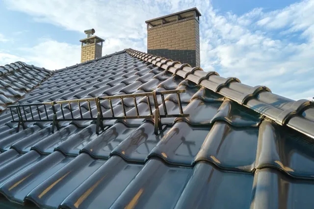 Jak położyć dachówkę ceramiczną - uniknij najczęstszych błędów przy montażu