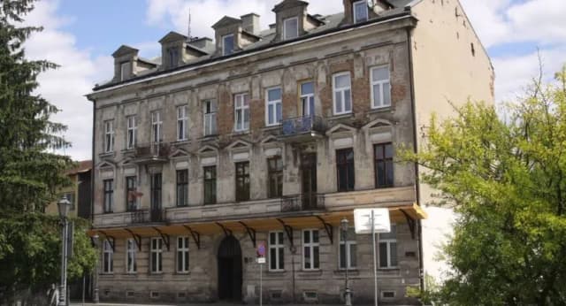 Koszt remontu elewacji kamienicy - jak uniknąć nieprzewidzianych wydatków